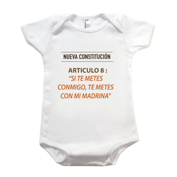 Artículo 8: "Si te metes conmigo te metes con mi madrina"